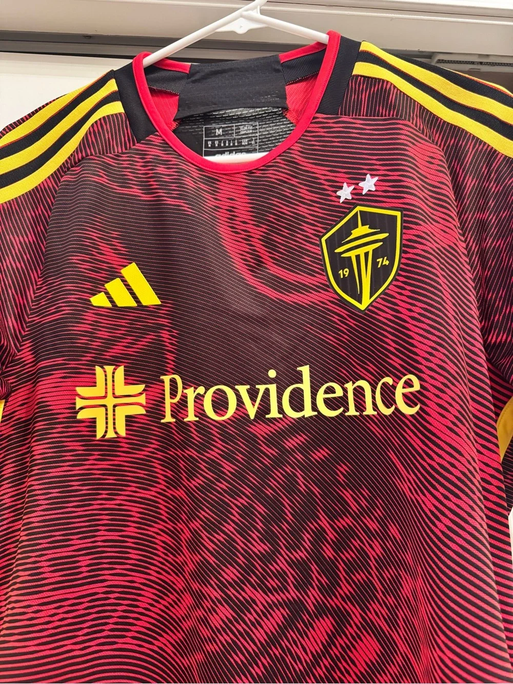 Adidas Men's Seattle Sounders Bruce Lee Soccer Jersey Medium NWT $150 Red Black